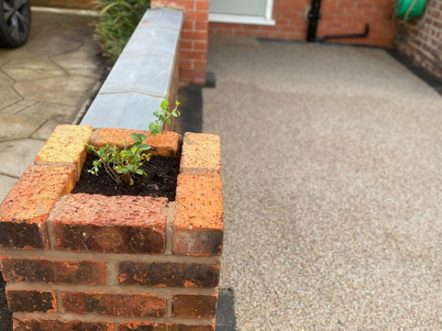 New Resin Bound Driveway and Planter Pillars